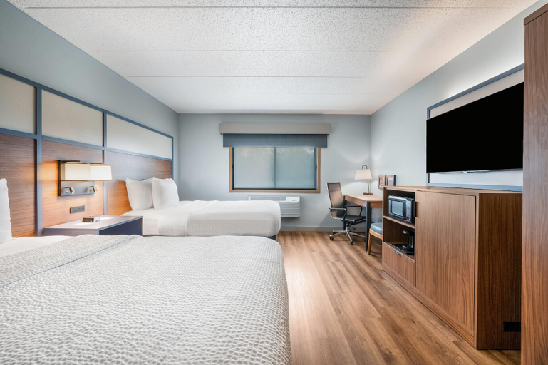 Bedroom 3, AmericInn by Wyndham Baudette, Lake of the Woods