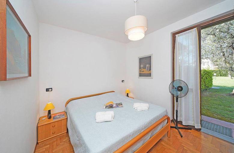 Bedroom 5, Apartment in Moniga del Garda, Brescia