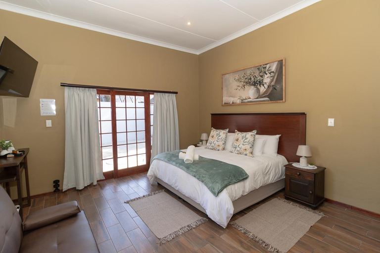 Bedroom 2, Milner Manor Guesthouse, Mangaung