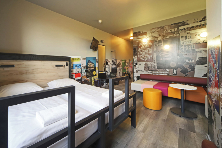 Bedroom 5, a&o Stuttgart City - Hostel, Stuttgart