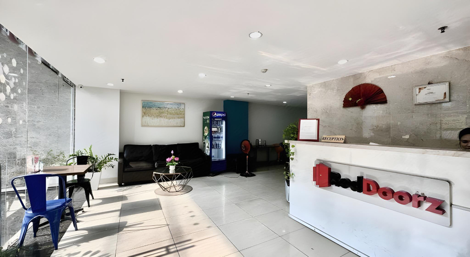 Others 4, The Jade Hotel, Tân Bình