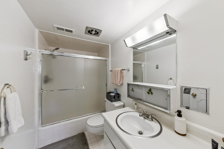 Bathroom 3, 1168hc 3 Bedroom Condo, El Dorado