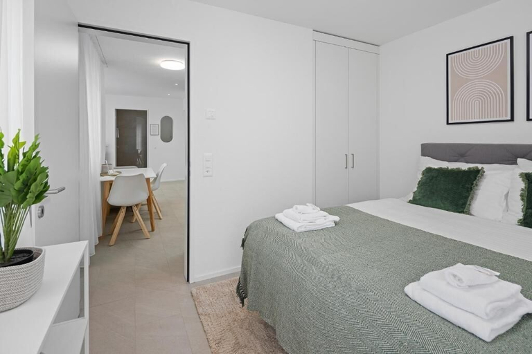 Room 1, STAYY Flagship Limmattal Online Check-in, Dietikon