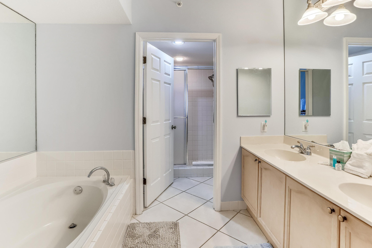 Bathroom 4, Tides 4-642, Pinellas
