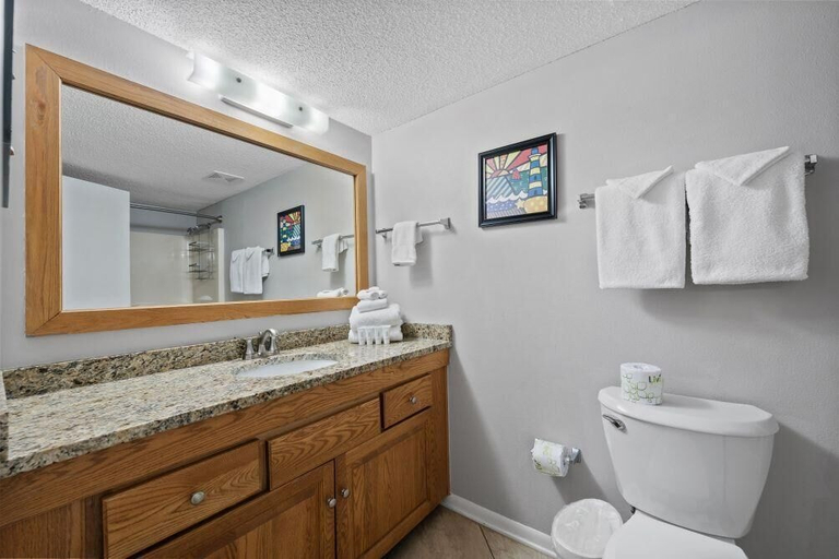 Bathroom 5, Phoenix 5 910, Baldwin