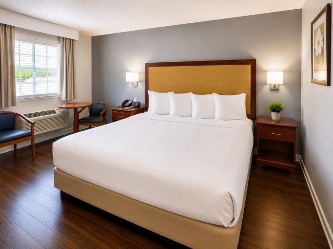 Bedroom 5, Signature Inn Branson, Taney