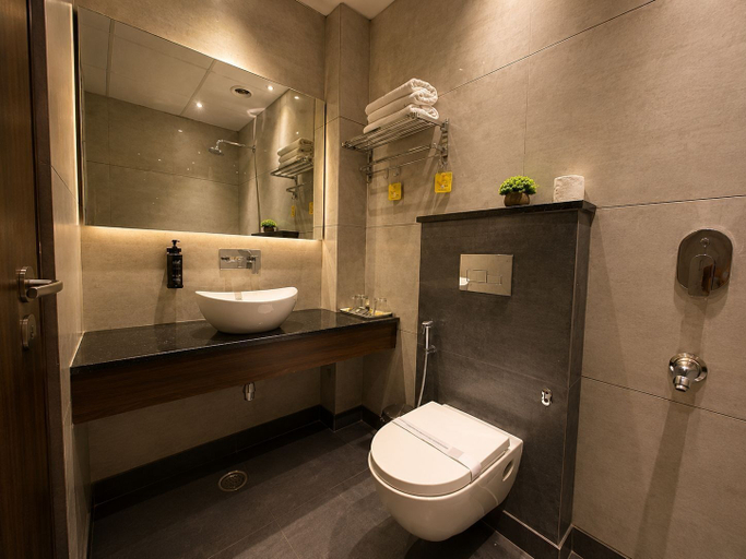 Bathroom 4, Hotel Ramaya Inn @ Har Ki Pauri Road, Dehradun