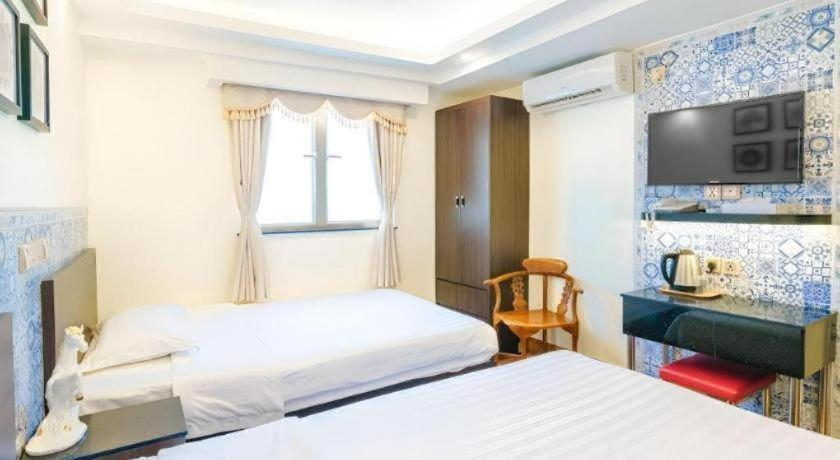 Bedroom 2, Hou Kong Hotel, Macao