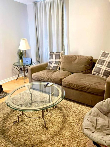 Living area 4, Comfortable 2-bedroom Apartment in Laval, 2 Parking Spaces, Optional Car Ren, Laval