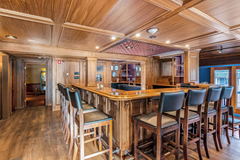 Food & Drinks 4, Grey Fox Inn, Lamoille