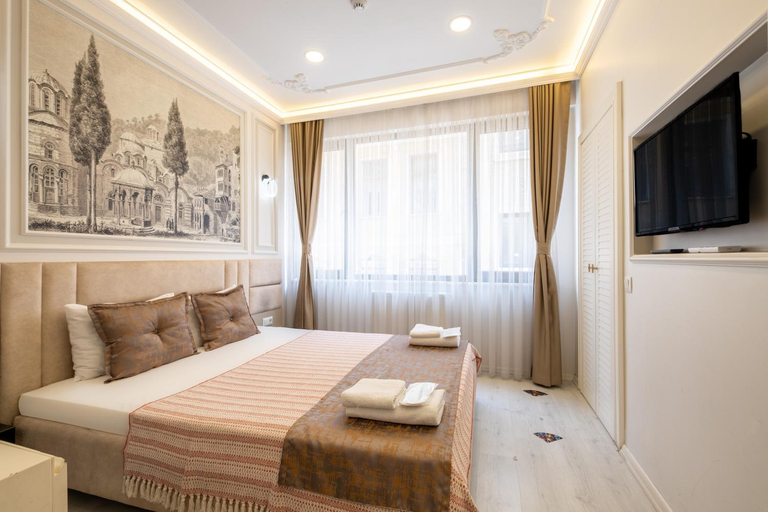 Bedroom 2, Megalos Galata Hotel, Beyoğlu