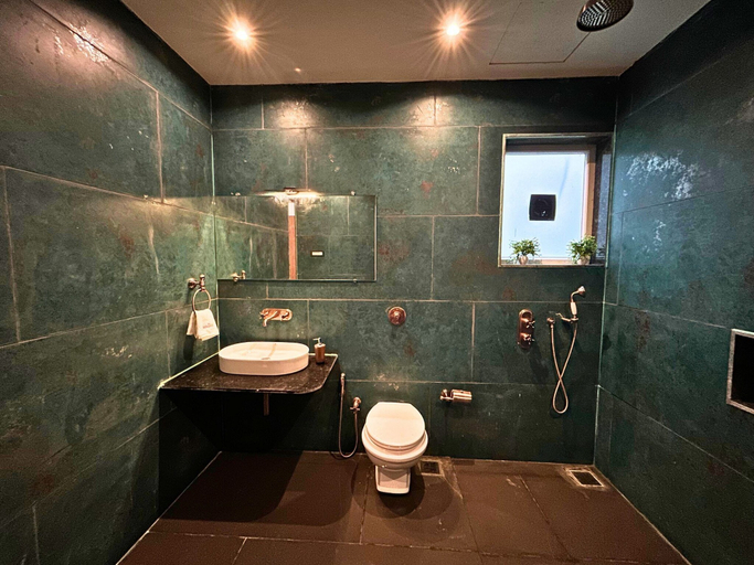 Bathroom 2, Coastal Lake, Pune