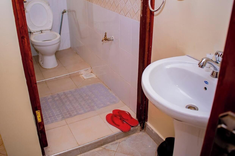 Bathroom, Adasa Lounge and Suites, Kisumu East