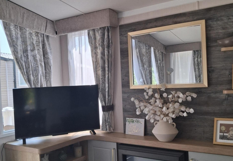 Interior, Caravan - Sleeps 4 - Garden - Parking, Dorset