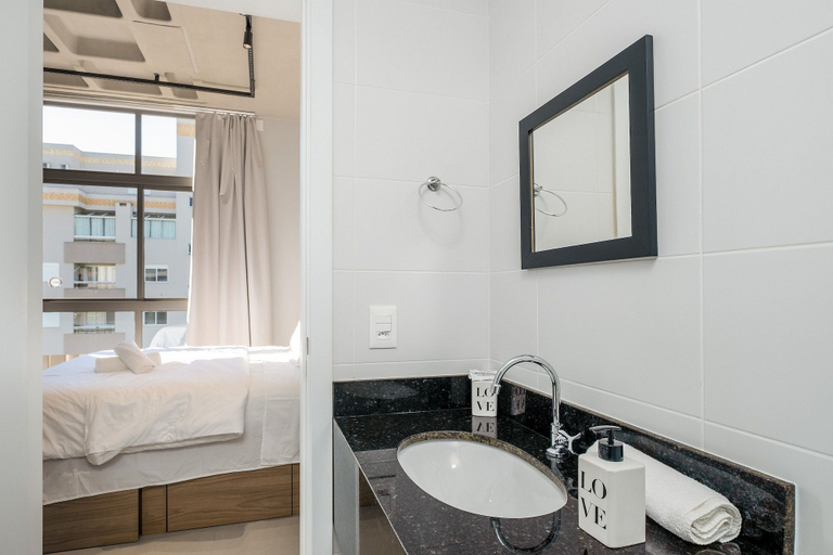 Room 5, Studio for Couples 750m From Canas Beach Tps204, Florianopolis