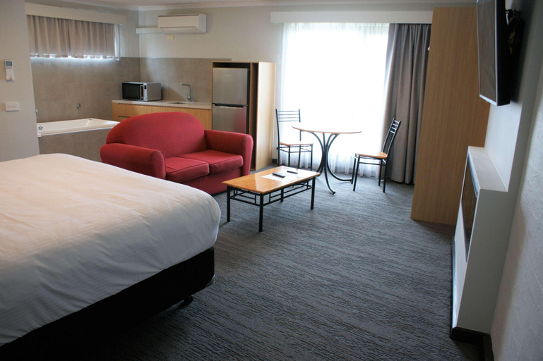 Bedroom 4, Apollo Bay Motel & Apartments, Colac-Otway - South