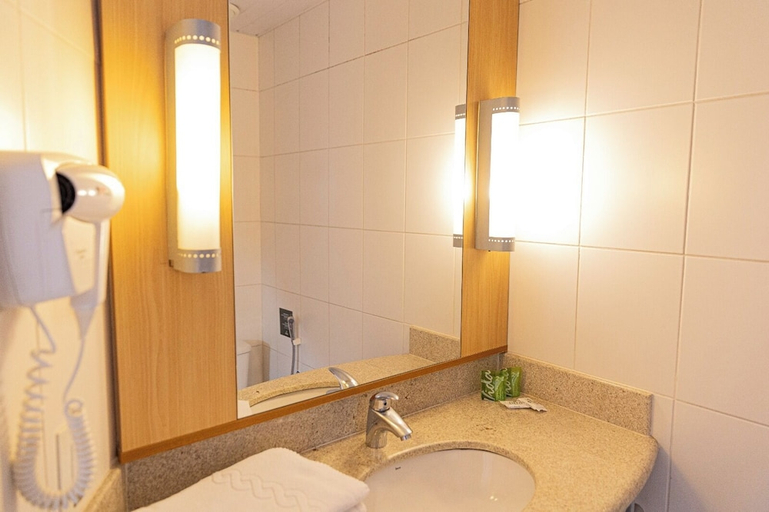 Bathroom 4, Ibis Pocos De Caldas, Poços de Caldas