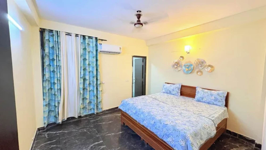 Room 3, Via Platinum Key, Delhi