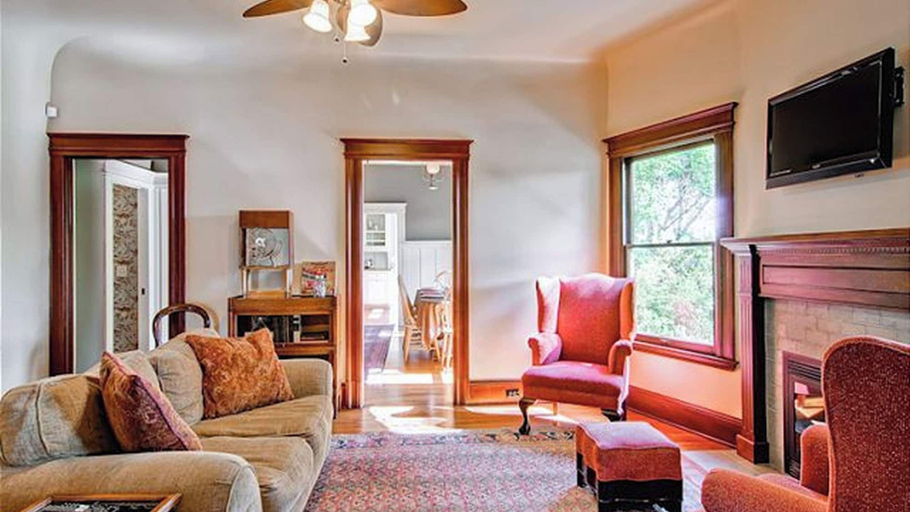 Interior 2, Downtown Diggs by Avantstay Spa + Chef's Kitchen Walk to Wineries, San Luis Obispo