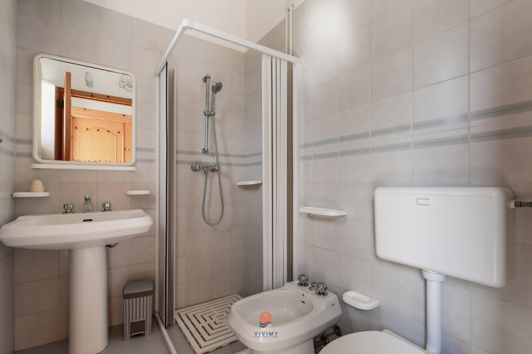 Bathroom, Casa Esperanza by Vivimy, Lecce