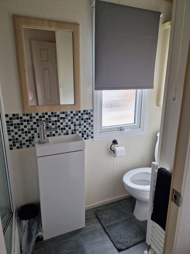 Bathroom 3, Caravan Sleeps 6 With Parking, Norfolk