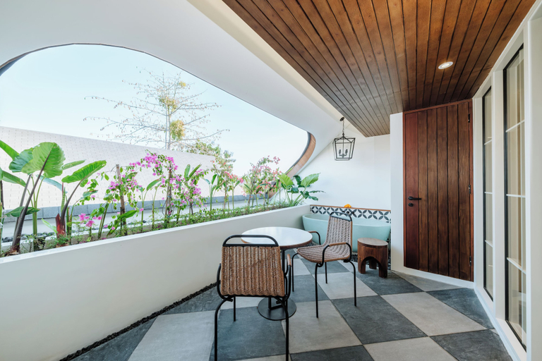Others 4, Nuho Living, Badung