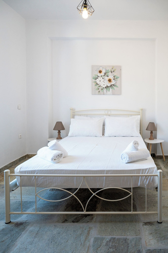 Room 5, Seafront maisonettes by TinosStay, South Aegean