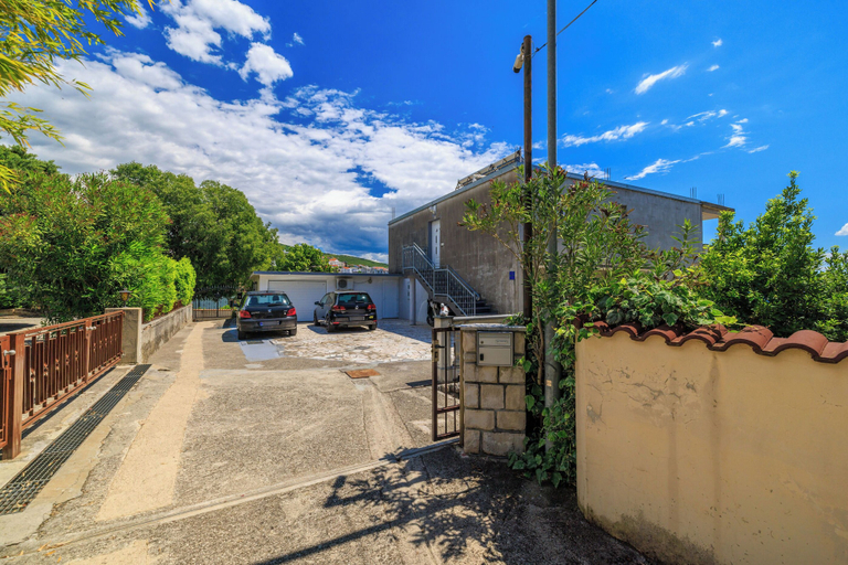 Property grounds 3, Apartments Andrijanic, Crikvenica