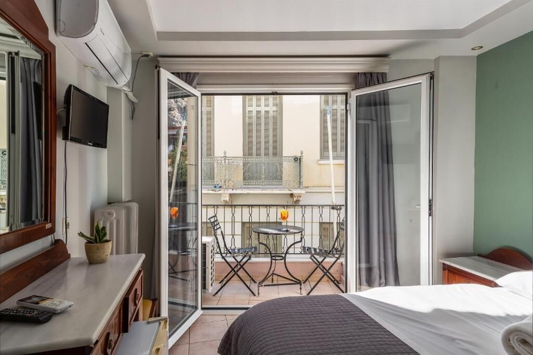 Bedroom 3, Hotel Byron, Attica