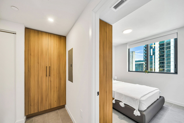 Room 3, Miami Central Suites, Miami-Dade