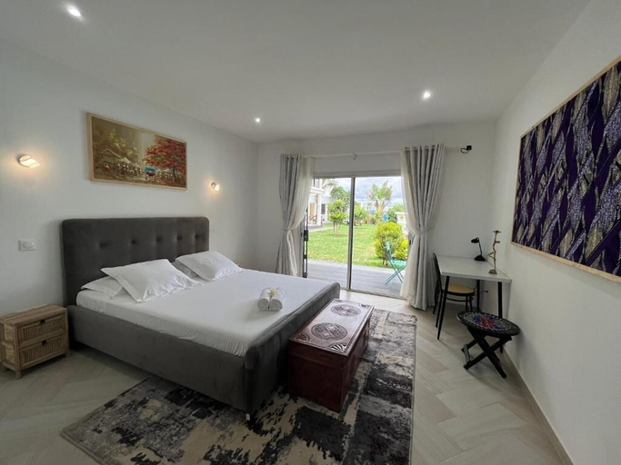 Room 2, COCODY ROC, Analamanga