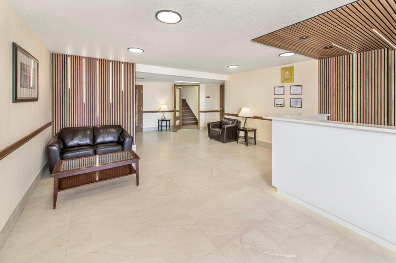 Public Area 2, Rodeway Inn, Division No. 14