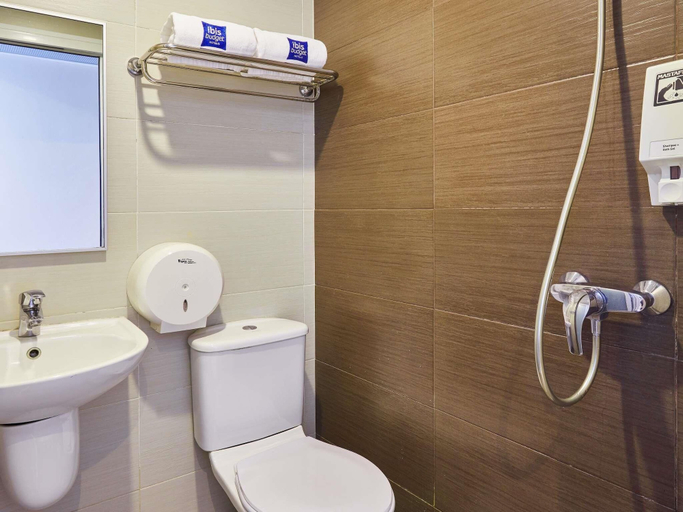 Bathroom 4, ibis budget Singapore West Coast, Singapura