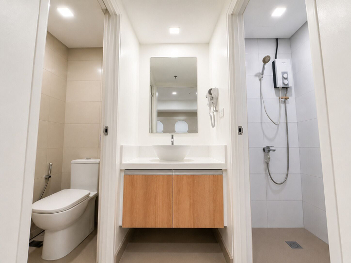 Bathroom 5, Sapphire Seaview Park, Parañaque