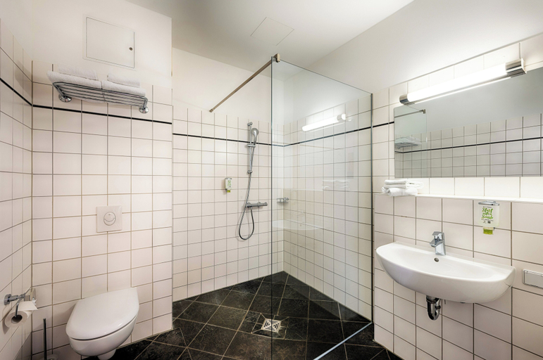 Bathroom 5, martas Hotel Berlin-Mitte, Berlin