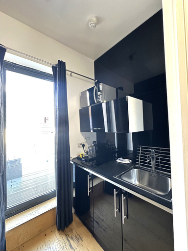 Others 5, Room Home Stay, London