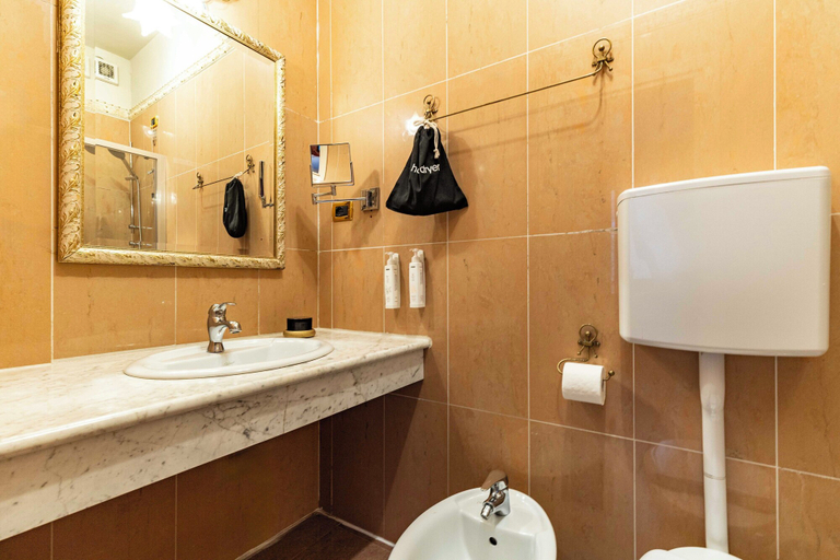 Bathroom 4, Ca' Morosini, Venezia