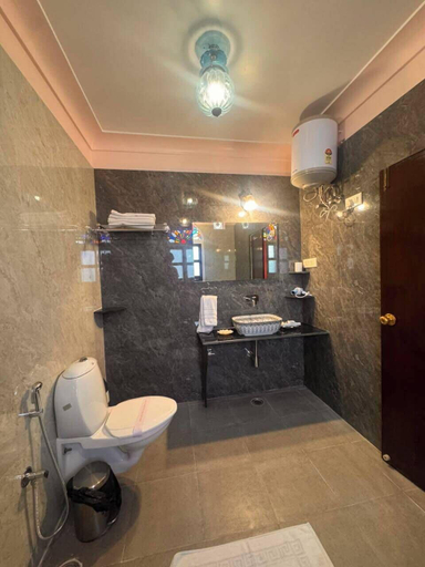 Bathroom 4, Khandela Haveli A Heritage Boutique Hotel, Jaipur
