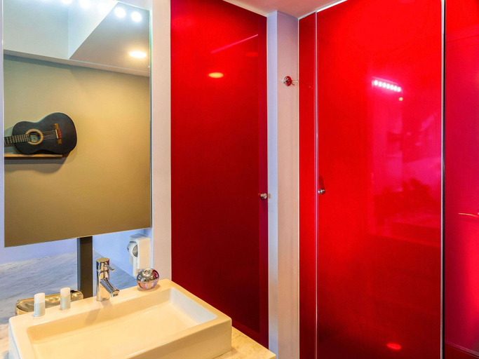 Bathroom 4, ibis Styles Merida Galerias, Mérida