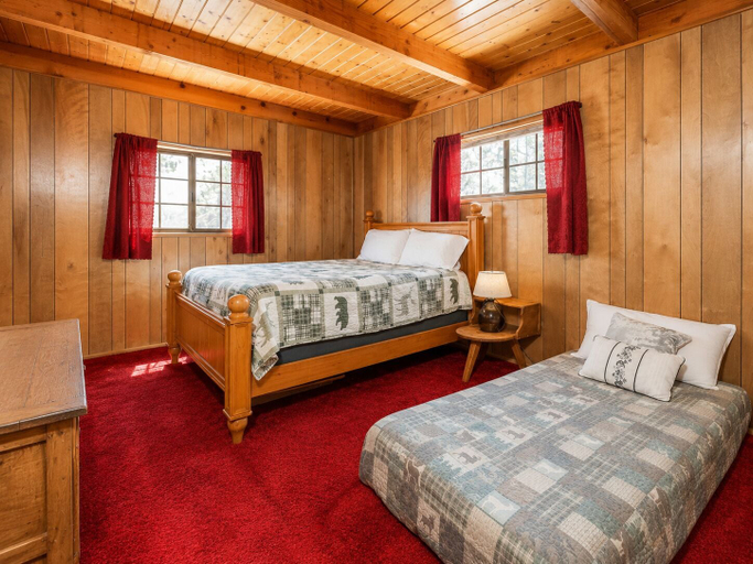Bedroom 3, Canyon Cabin, San Bernardino