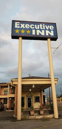 Exterior & Views 3, Executive Inn, Victoria