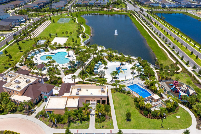 Exterior & Views
