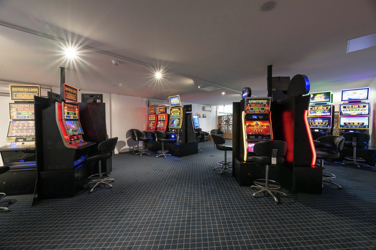 Food & Drinks 4, Queensport Hotel, Hemmant-Lytton