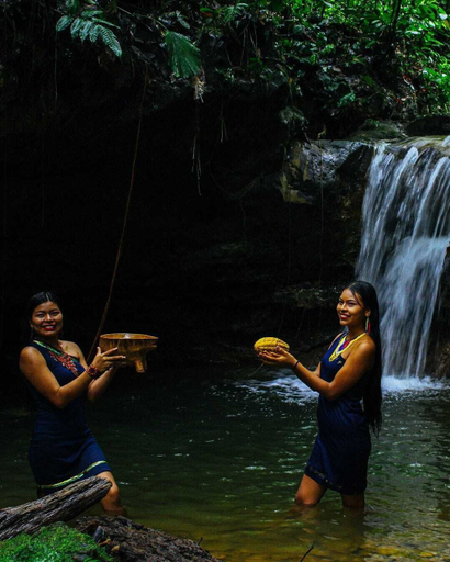 Others 4, ingaru lodge, Tena