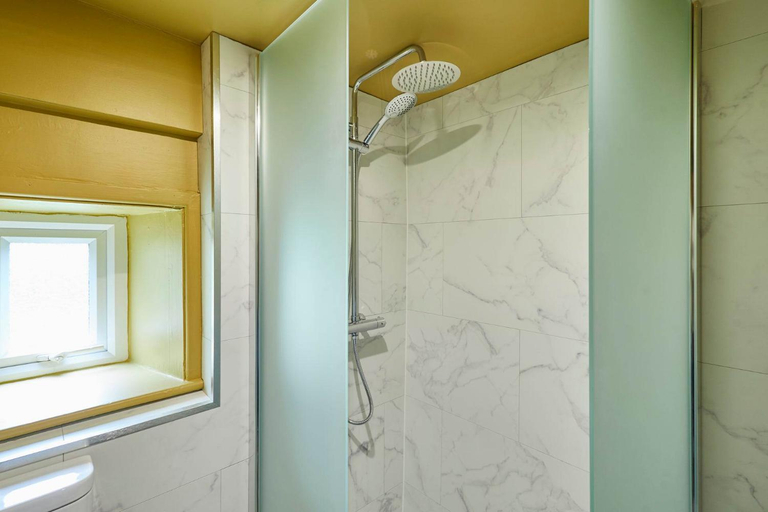 Shower 5, Host & Stay | The Apartment, Mulgrave House, North Yorkshire