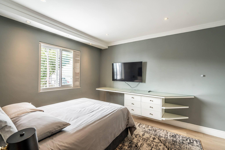 5, 3 Story Luxury Villa on OceanView Drive, CapeTown, City of Cape Town