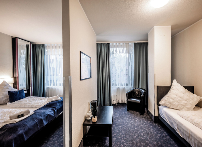 Bedroom 2, Hotel Mirage Düsseldorf-Neuss, Rhein-Kreis Neuss