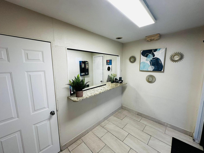 Lobby, Von Ormy Executive Inn, Bexar