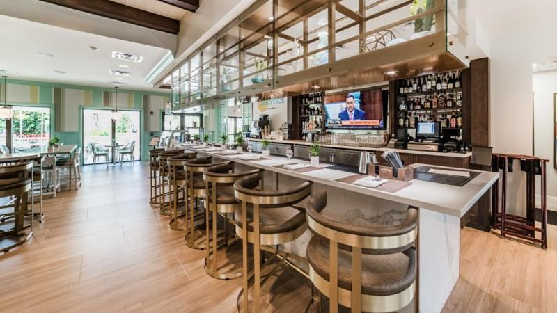 Food & Drinks 5, Luxury Town Home With Splash Pool in Solara Resort, Osceola