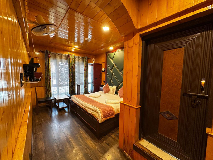 Bedroom 2, Pine view, Baramulla